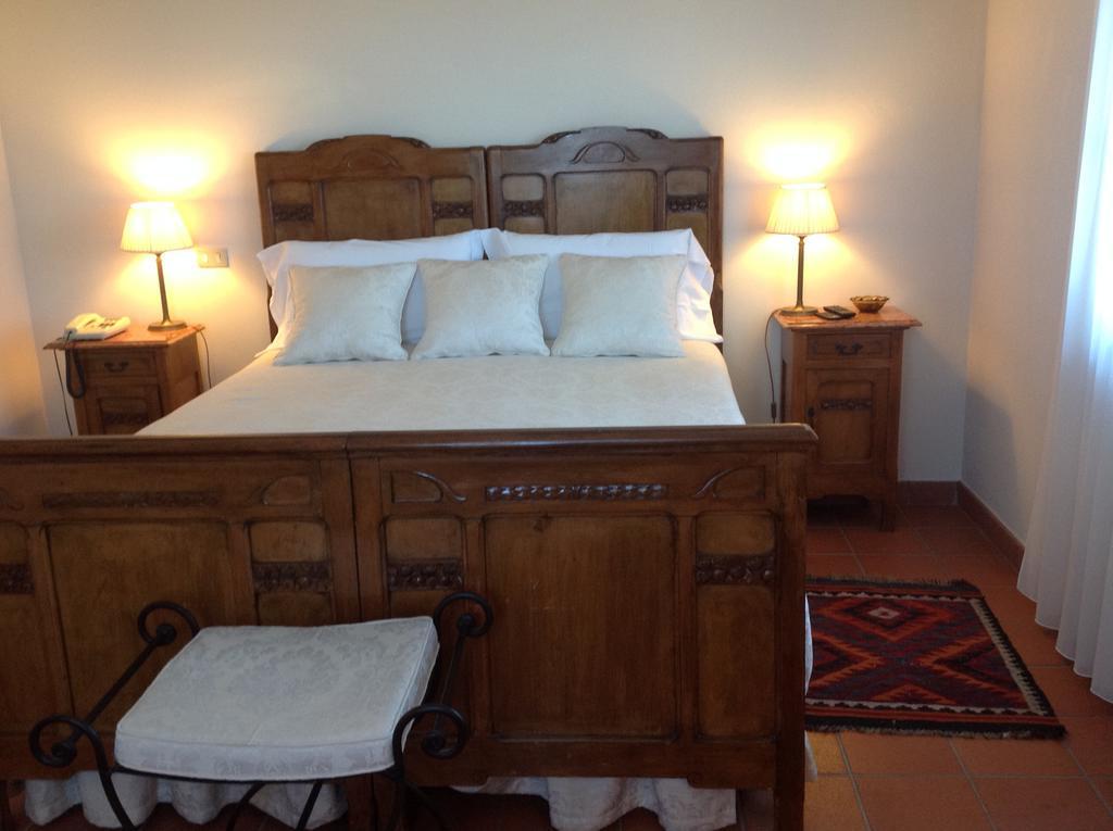 Agriturismo La Casa In Collina Canelli Zimmer foto